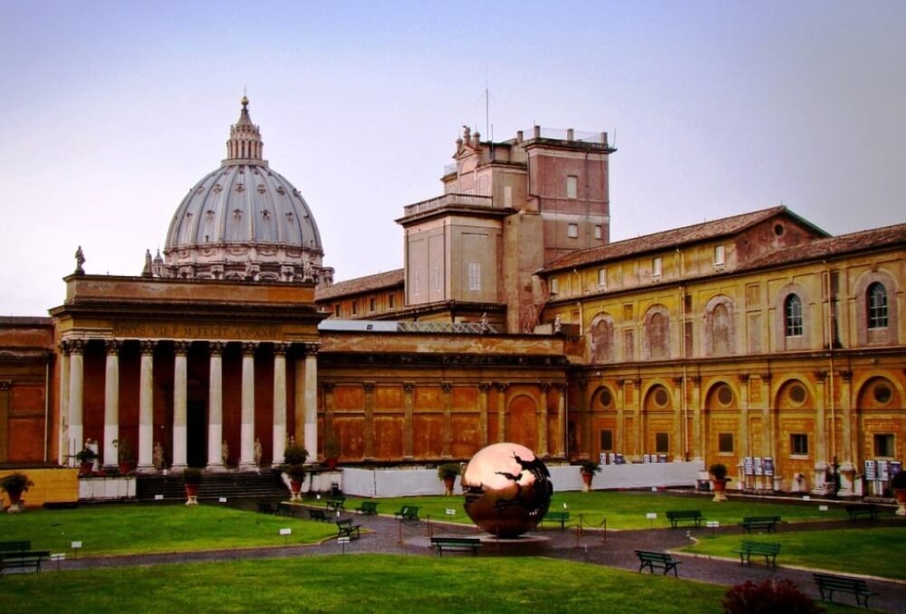 Volvió el lujo al Vaticano en El Cronista, Información General
