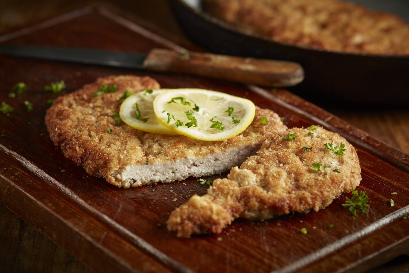 El arte de la milanesa La traducción de "milanesa" al español argentino es simplemente "milanesa". Es un plato típico de la cocina argentina que consiste en una carne empanada y frita, similar a la milanesa italiana. Si necesitas más información o un contexto específico, no dudes en decírmelo. receta