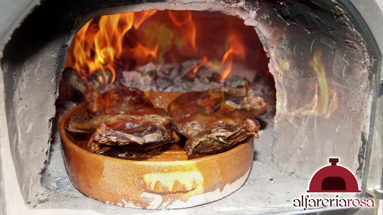 El secreto del asado en horno de barro de Francis Mallmann "Asado" se traduce igual al español argentino, ya que es un término muy utilizado en la cultura gastronómica del país. Se refiere a la técnica de cocinar carne a la parrilla, generalmente en una parrilla o asador, y es una tradición muy arraigada en Argentina. Si necesitas más información o un contexto específico sobre el asado, ¡decime! receta