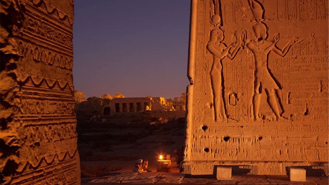 Tumba de Cleopatra en El Cronista, Información General