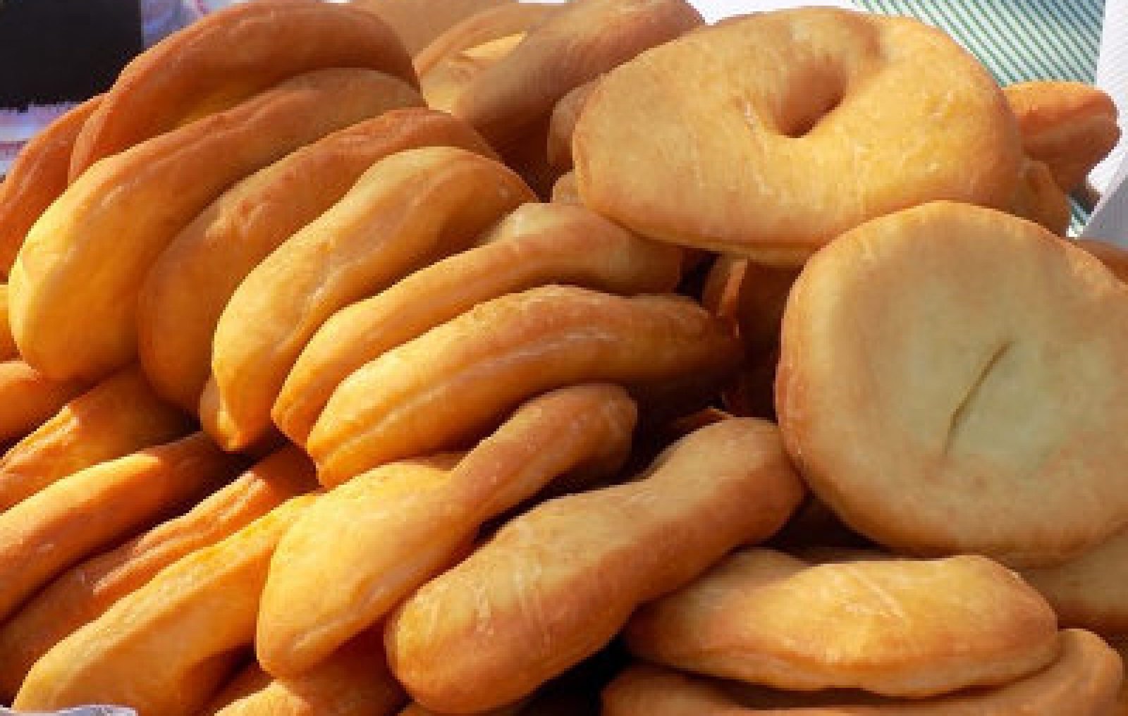 La creación de la torta frita perfecta según Diego Galafassi La traducción de "chef" al español argentino es "chef". En este caso, se utiliza la misma palabra, ya que es ampliamente reconocida y aceptada en el ámbito culinario. receta