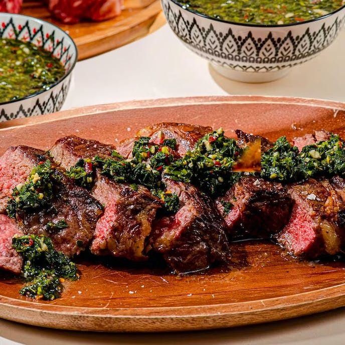 El arte del asado en casa según Francis Mallmann "Asado" ya está en español, y en Argentina se refiere a una forma tradicional de cocinar carne a la parrilla, que es muy popular en el país. Si necesitas más información o un contexto específico sobre el asado, no dudes en decírmelo. receta