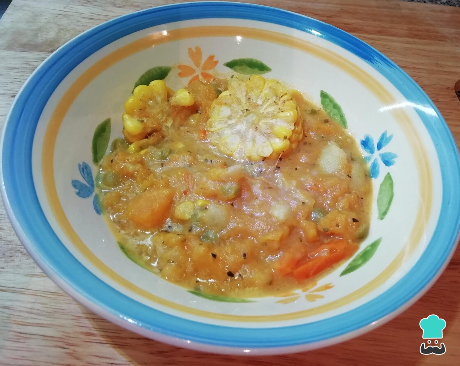 El locro de primavera El término "locro" se refiere a un plato tradicional de la cocina argentina, especialmente popular en fechas patrias como el 25 de mayo y el 9 de julio. Se trata de un guiso espeso que generalmente incluye maíz, porotos (frijoles), carne de cerdo, chorizo, panceta y a veces verduras como zapallo y papa. Es un plato muy reconfortante y nutritivo, ideal para compartir en familia o con amigos. receta
