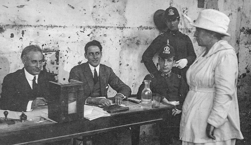 El nacimiento de la primera mujer en el Ejército Argentino Argentina