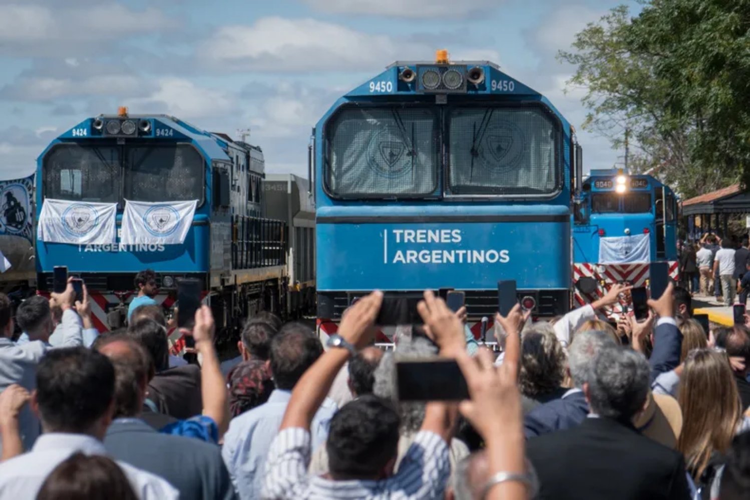 La inaguración del tren a Rosario un hito en la conectividad argentina Argentina