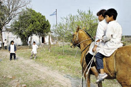 El día en que nació el primer maestro rural de Argentina Argentina