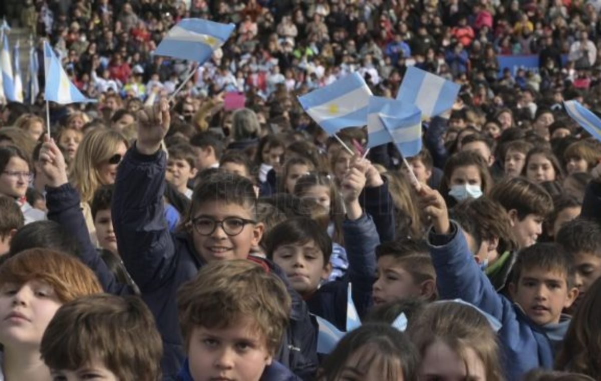 El la Bandera Homenaje a un Héroe Nacional Argentina