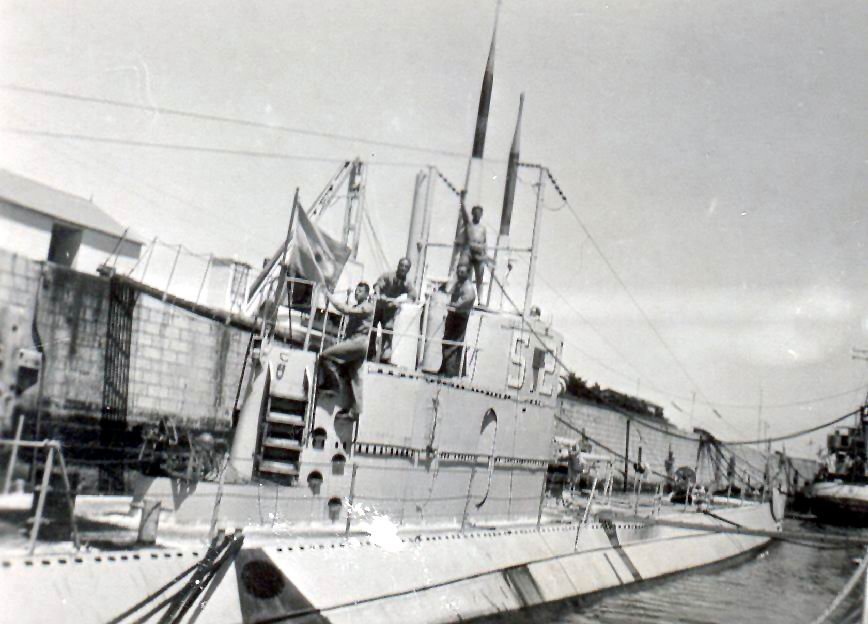 La llegada del primer submarino argentino El 'Santiago del Estero' Argentina