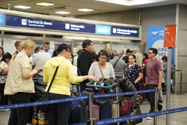 Se estima que la medida de fuerza impactará en, al menos, 20 aeropuertos. Foto: Maxi Failla