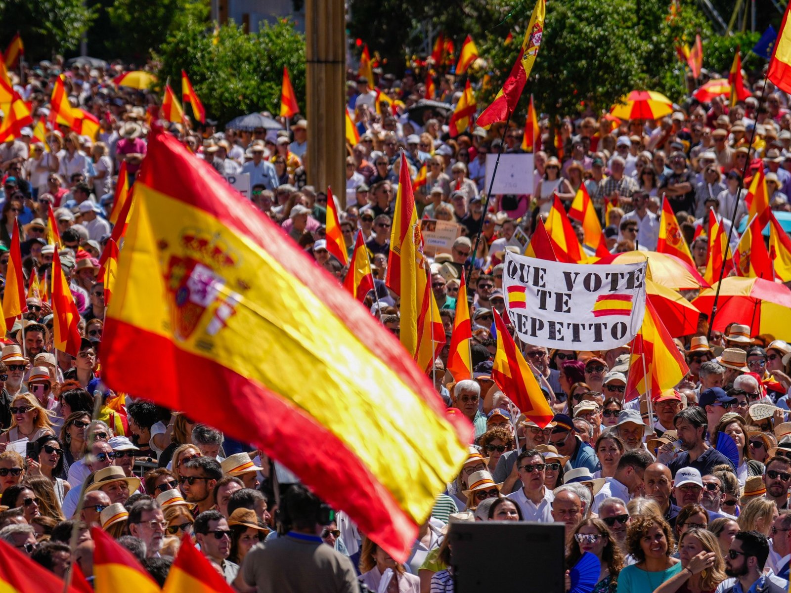 La presión social se intensifica en Madrid: un clamor contra la corrupción En el corazón de Madrid, miles de ciudadanos ... Descubre más sobre demanda, desvi...