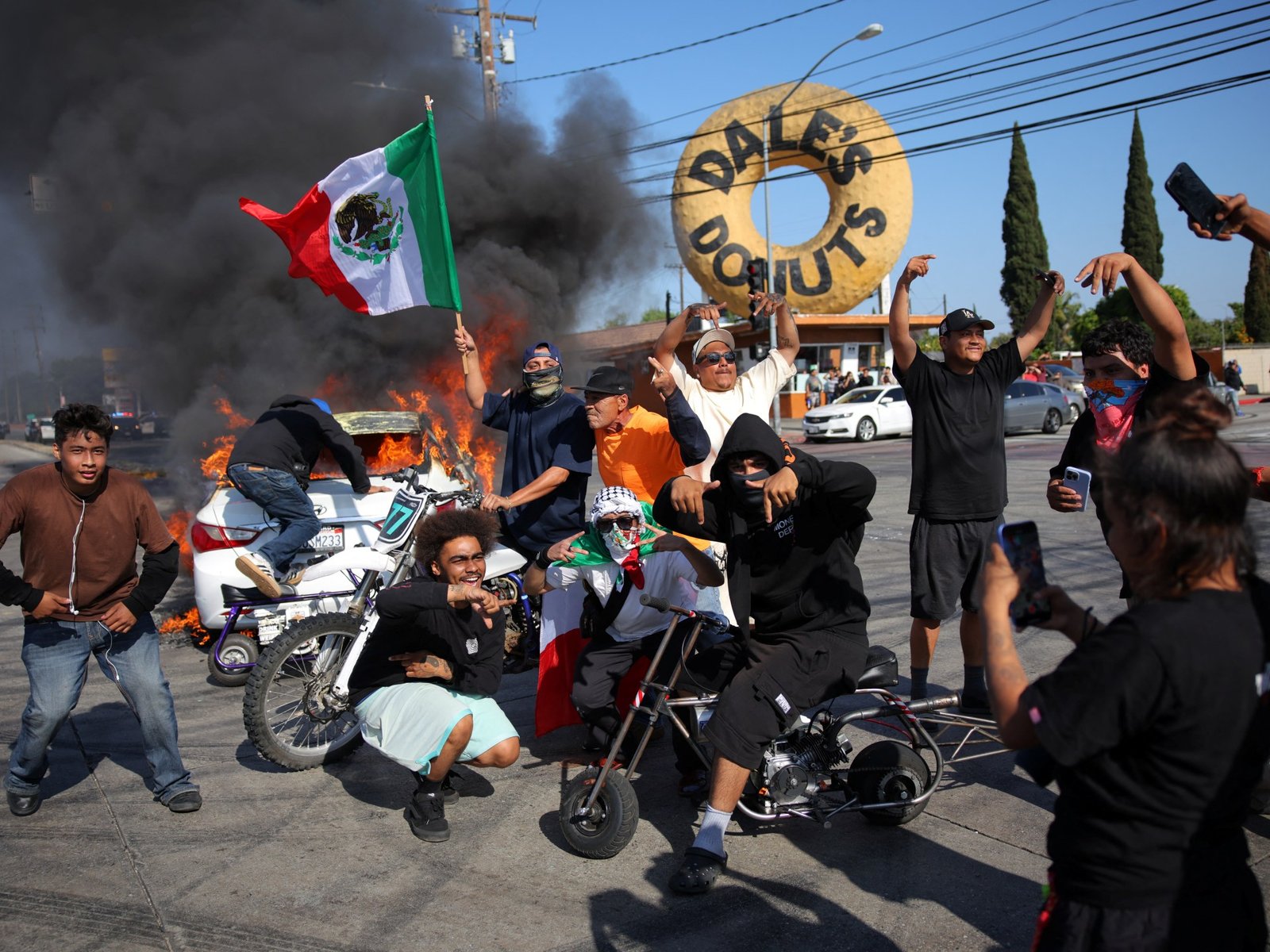 Un eco de descontento en las calles de Los Ángeles Los Ángeles se ha convertido en el escenario de intensas confrontacio... Descubre más sobre recientes, col...