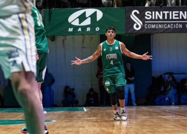 Alejandro Lezcano no solo hizo el tiro ganador para Ferro sino que terminó como el goleador del partido ante Boca. Foto: Prensa Ferro