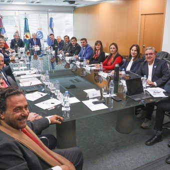 Gobernadores al ataque, supermartes peronista y preocupación por el Criptogate