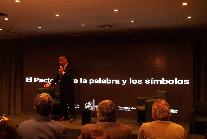 Un homenaje conjunto a Tomás Eloy Martínez y Manuel Belgrano en la Casa de Tucumán en Buenos Aires. Foto: gentileza.