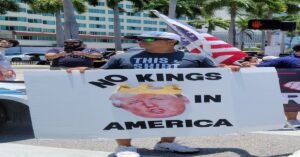 Manifestantes anti-Trump en Miami. Foto EFE