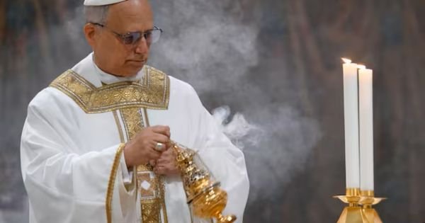 Un llamado a la reflexión sobre el amor y la violencia en la sociedad contemporánea El pasado Domingo de Pentecostés, el... Descubre más sobre debemos, front...