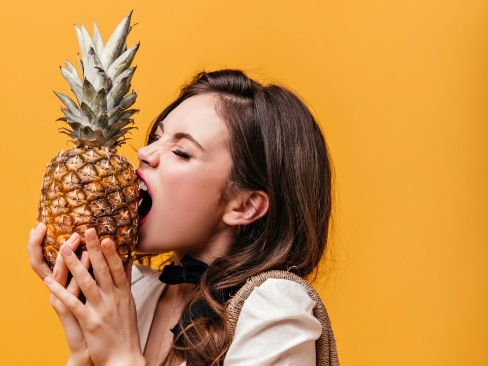 La piña (o ananá) tiene, en su jugo y tallo, una enzima que podría ser eficiente para combatir la celulitis: la bromelina. Freepik: 