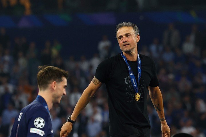 Luis Enrique, DT campeón con el PSG. (EFE/EPA/ANNA SZILAGYI)