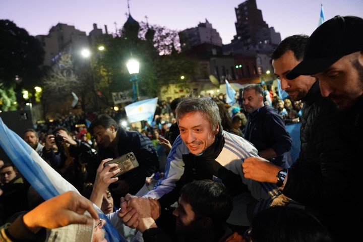 Máximo Kirchner en el Banderazo en apoyo a Cristina Kirchner en Parque Lezama. Foto: Emmanuel Fernández
