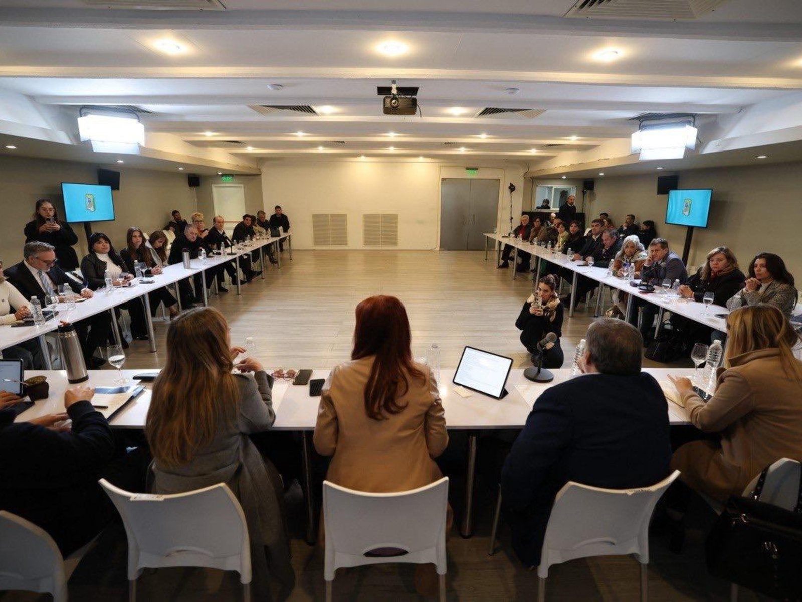 La batalla por el control del máximo tribunal argentino La reciente decisión de la Corte Suprema de Justicia de la Nació... Descubre más sobre busca, tejido,...
