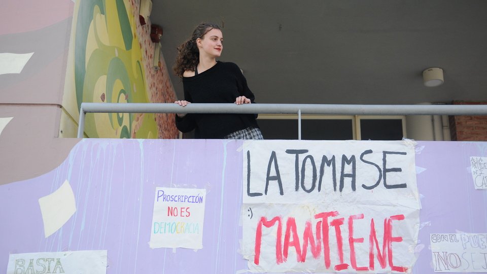 La voz de la juventud resuena en las aulas tomadas En los últimos días, un fenómeno que parecía relegado a los anales de... Descubre más sobre espacio, fenóm...