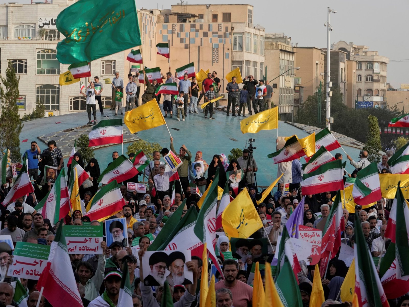 El delicado equilibrio de poder en el Medio Oriente La reciente decisión de Irán de reanudar su programa de enriquecimie... Descubre más sobre apoyo, irán, d...