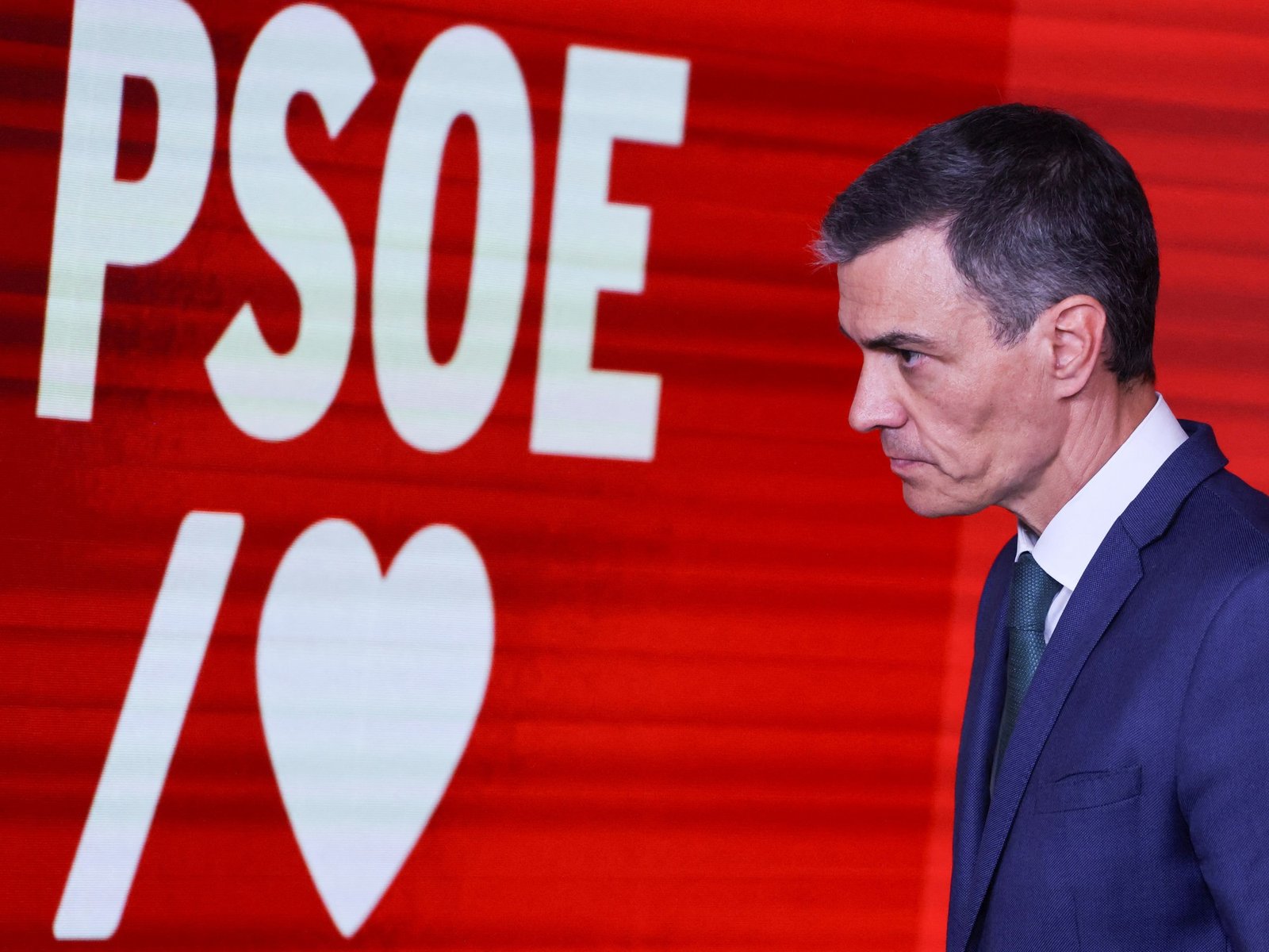 Un escándalo que sacude los cimientos del socialismo español La reciente crisis de corrupción que envuelve al PSOE ha he... Descubre más sobre estabilidad, r...