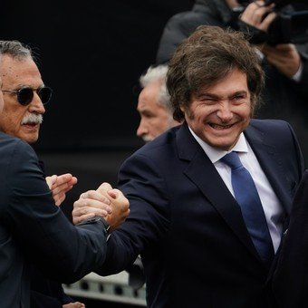 La rabia de Javier Milei y los chats explosivos de los intendentes contra La Cámpora