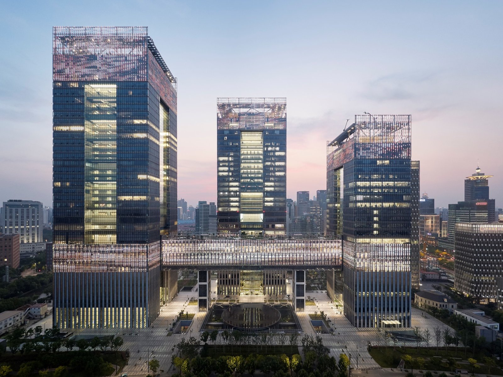 La arquitectura que transforma el paisaje urbano de Shanghái En el vibrante corazón de Shanghái, un nuevo ícono arquitec... Descubre más sobre comunidad, com...