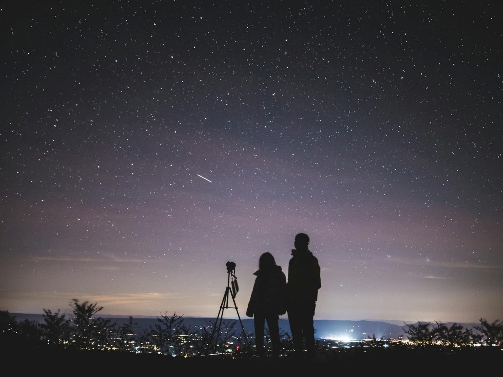  El Fascinante Ritual de los Deseos Celestiales En la vastedad del cielo nocturno, un destello fugaz siempre logra c... Descubre más sobre fomentaba, rea...