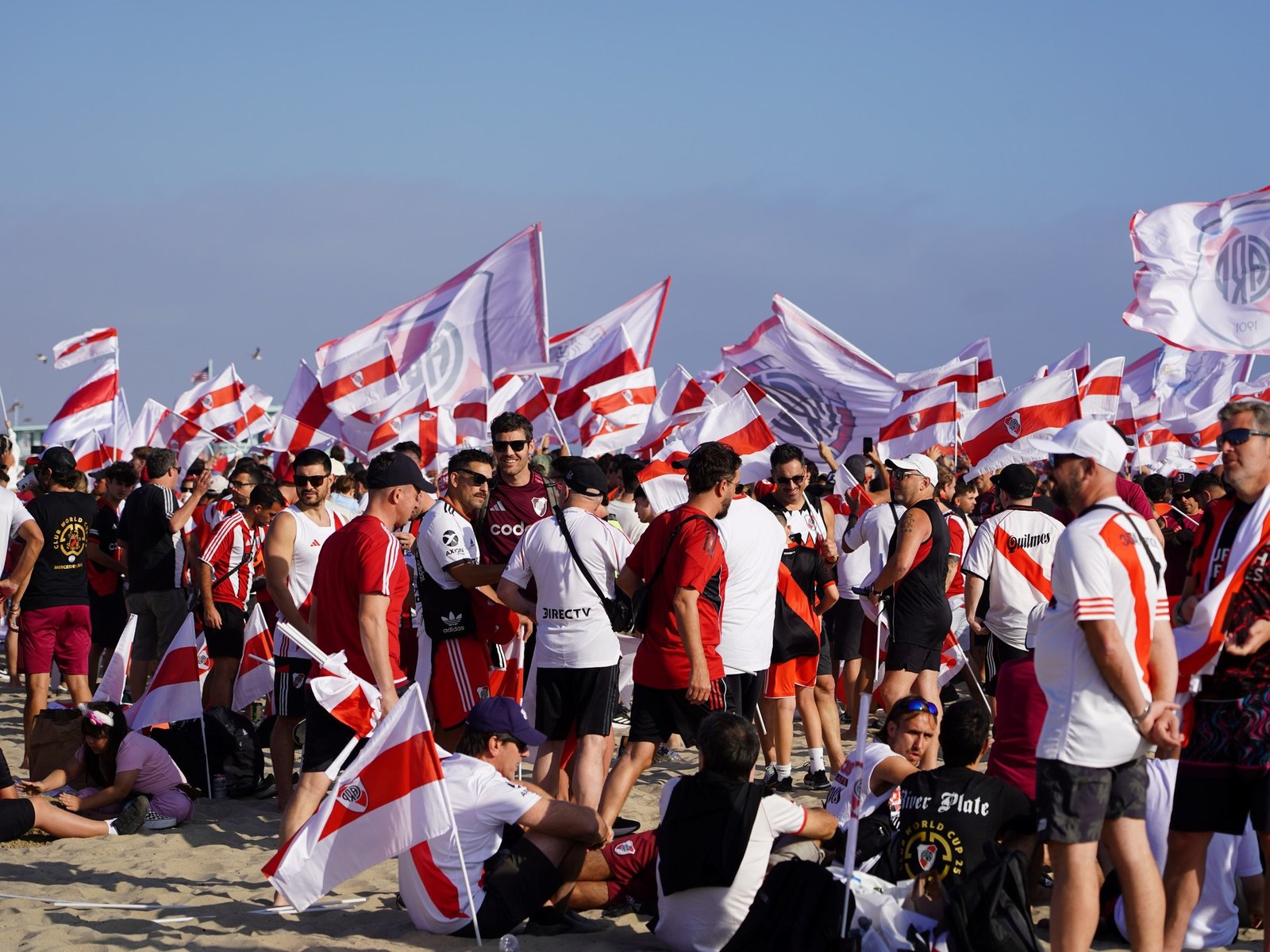 La fiesta riverplatense en la costa californiana: Una celebración que trasciende fronteras En un rincón soleado de Los Á... Descubre más sobre perdieron, tor...