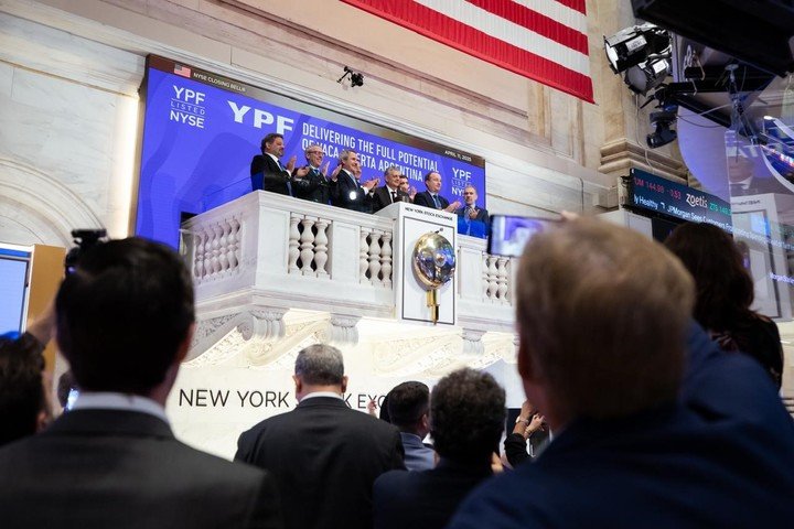 YPF tocó la campana en Wall Street en abril. Foto: archivo
