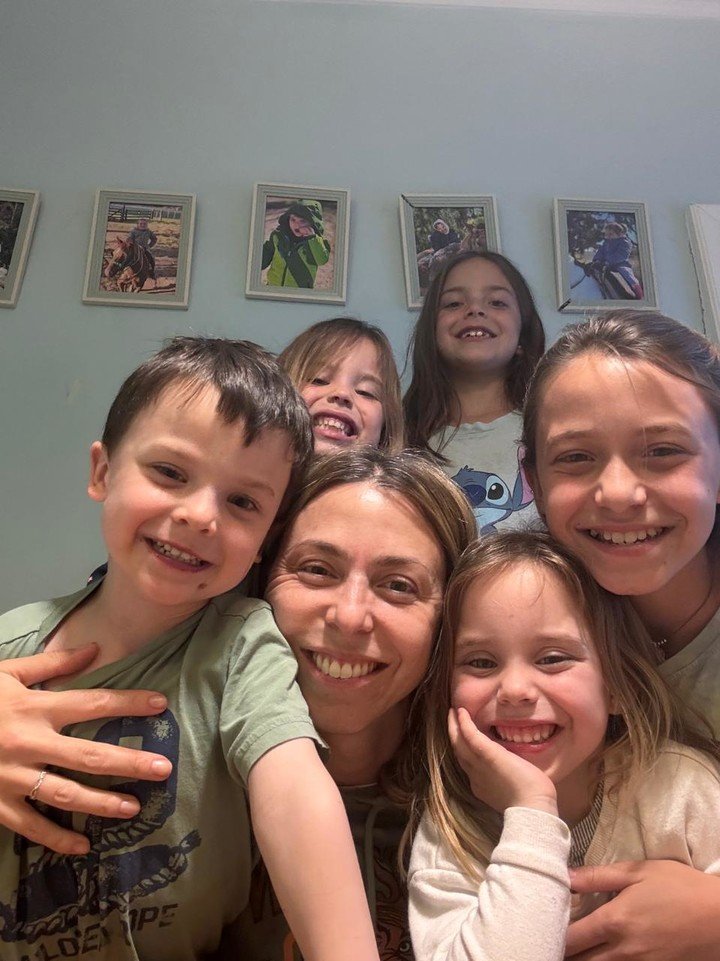Sofía Garay (43) es médica endocrinóloga especialista en obesidad y tiene 5 hijos de entre 5 y 12 años. 