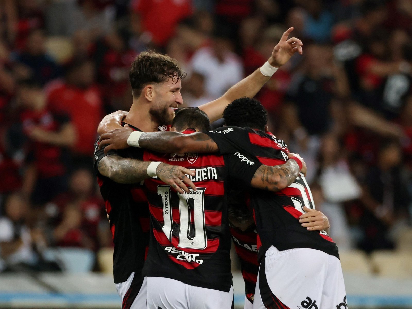 La batalla de las potencias: Flamengo busca consolidar su dominio ante el titán tunecino Este lunes, el vibrante mundo d... Descubre más sobre equipos, pasió...