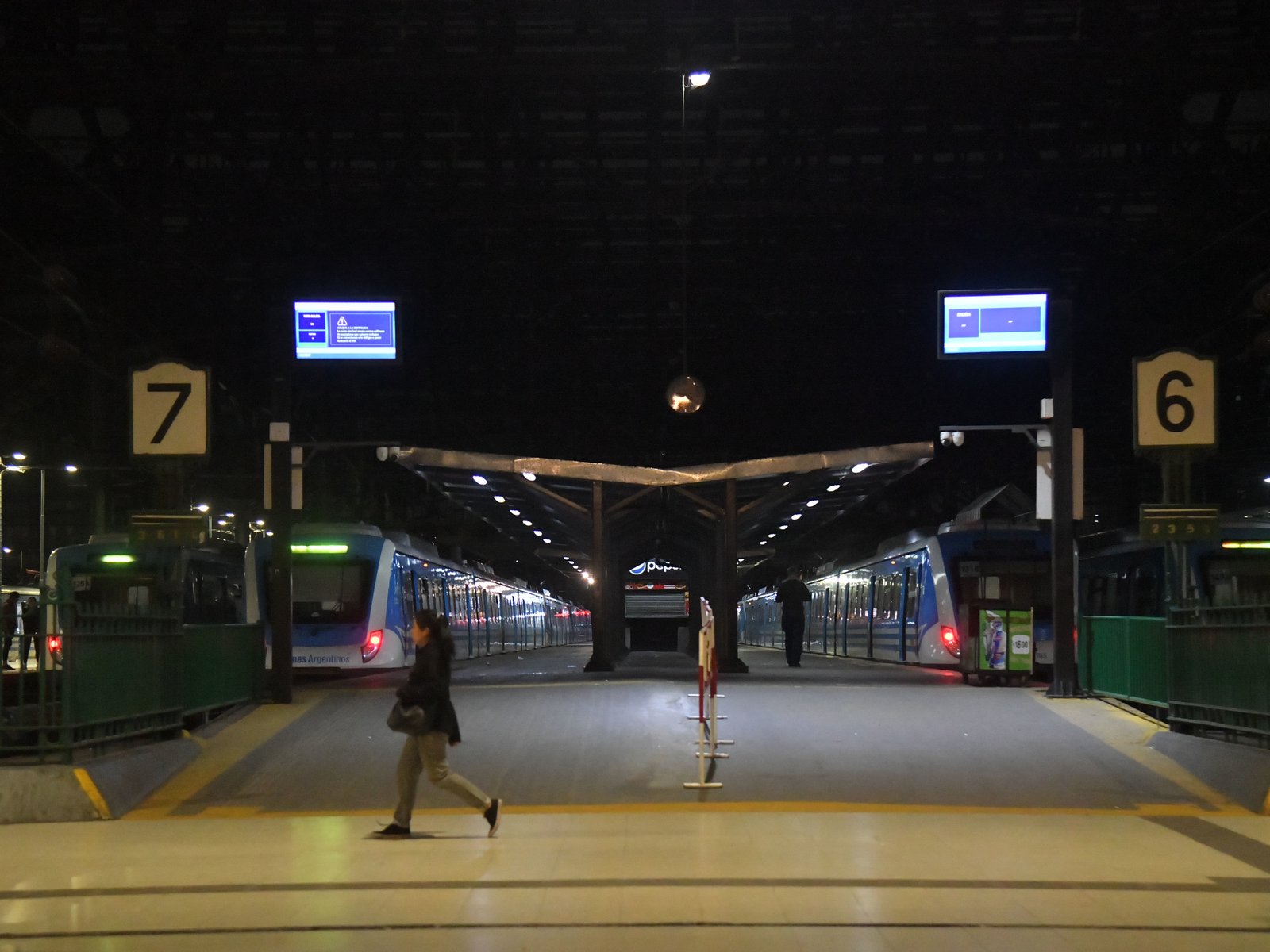 Incertidumbre y miedo en el transporte público de Buenos Aires El corazón de la ciudad de Buenos Aires se vio sacudido p... Descubre más sobre momento, vulne...