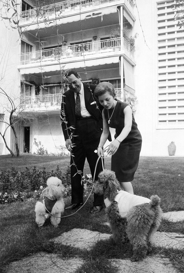 Perón y su esposa Isabel Martínez, en el exilio en España. 