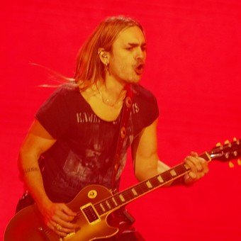 La hazaña de Airbag, que pasó de un garage en Don Torcuato a llenar dos River a todo rock