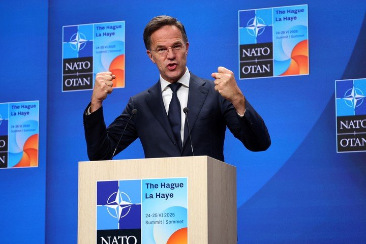 El Secretario General de la OTAN, Mark Rutte, reacciona durante una rueda de prensa en una cumbre de la OTAN en La Haya, Países Bajos, 25 de junio de 2025. REUTERS/Yves Herman