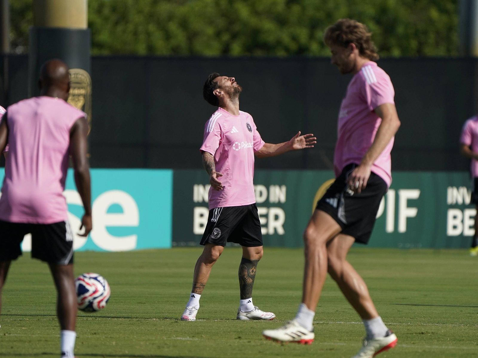 El espíritu juvenil de un maestro en la cancha En un caluroso día de práctica en Fort Lauderdale, el mundo del fútbol vu... Descubre más sobre mascherano, in...