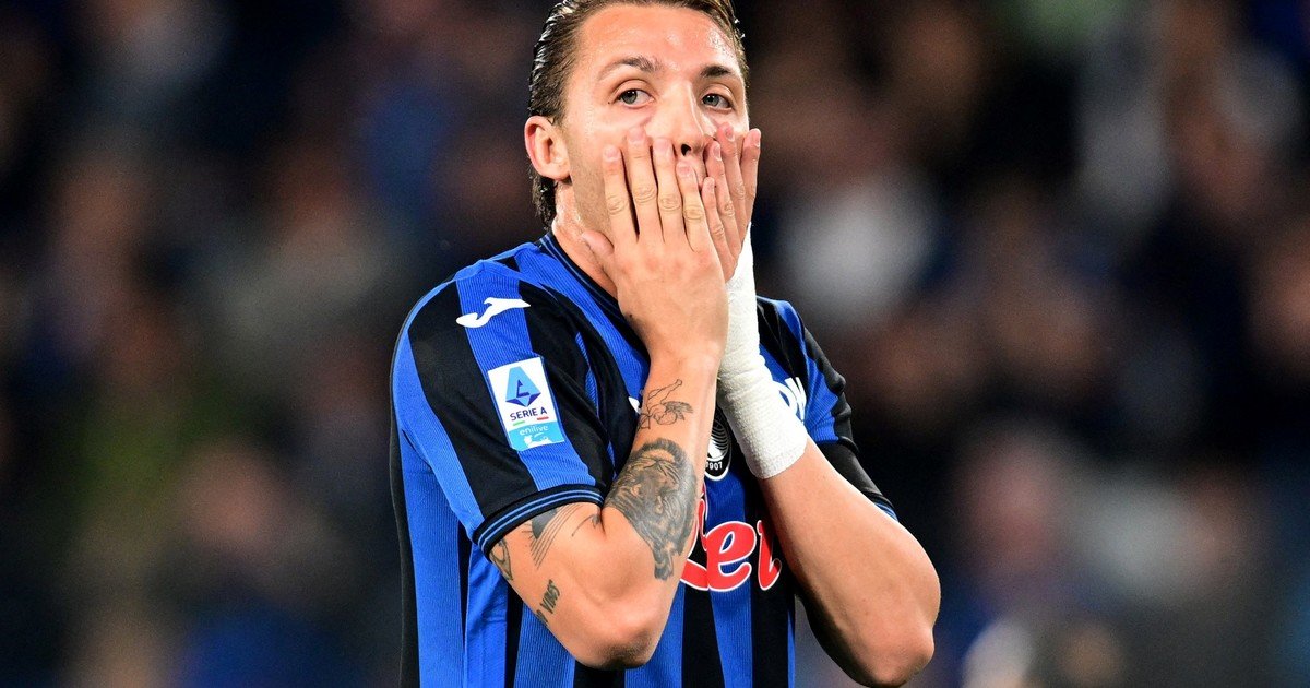 El futuro en juego: Mateo Retegui bajo la mirada del Milan En el vibrante mundo del fútbol italiano, las transferencias ... Descubre más sobre posterior, dif...