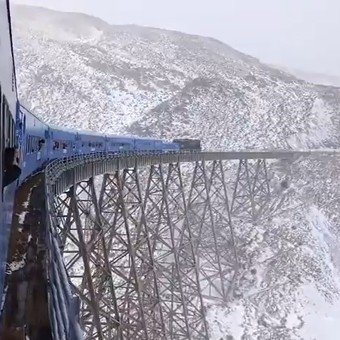 Una tormenta de nieve sorprendió a los pasajeros del Tren a las Nubes y le dio al recorrido un marco único