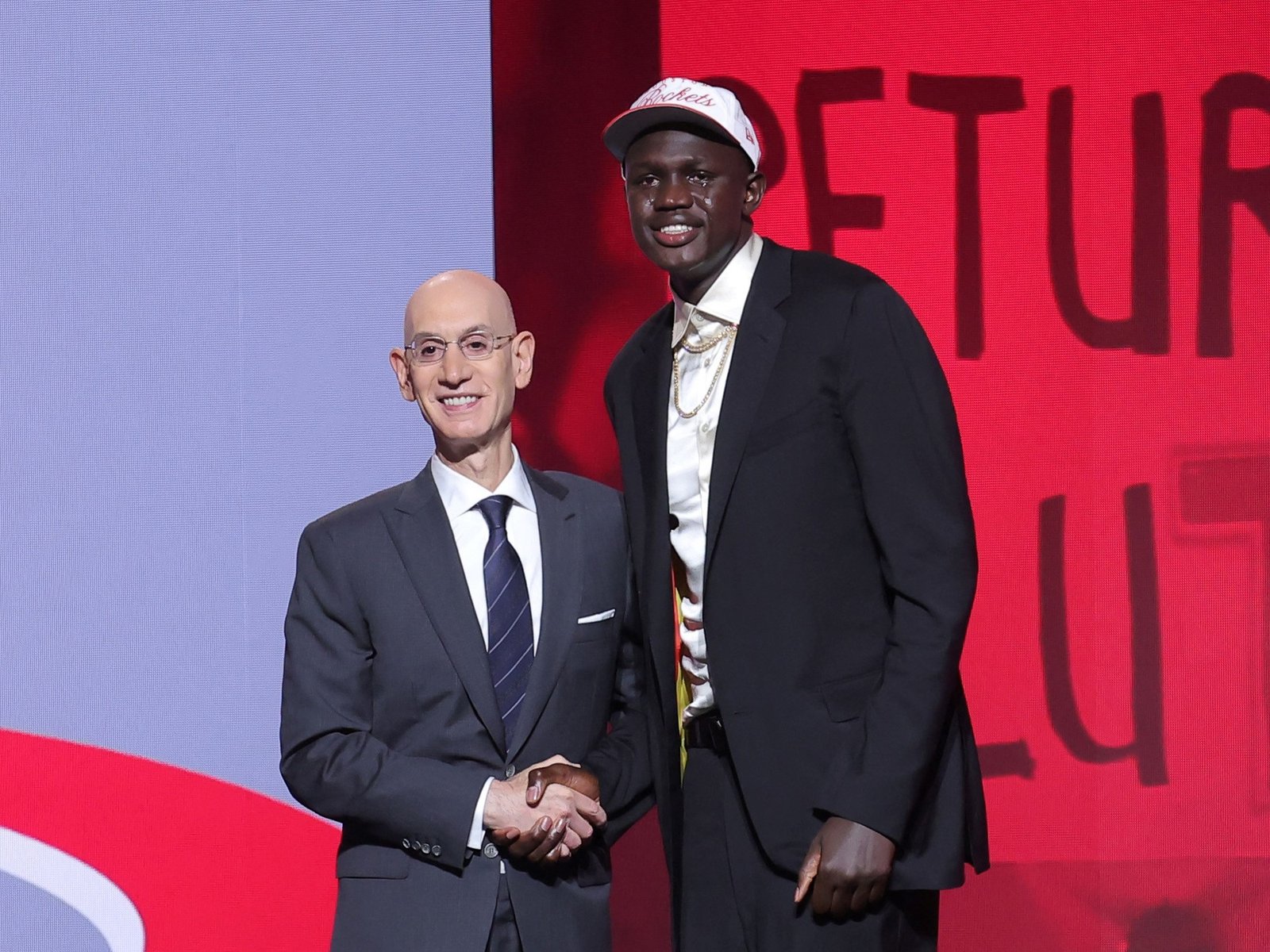 Un viaje inesperado desde un campo de refugiados hasta el corazón de la NBA La historia de Khaman Maluach nos recuerda e... Descubre más sobre habilidades, a...