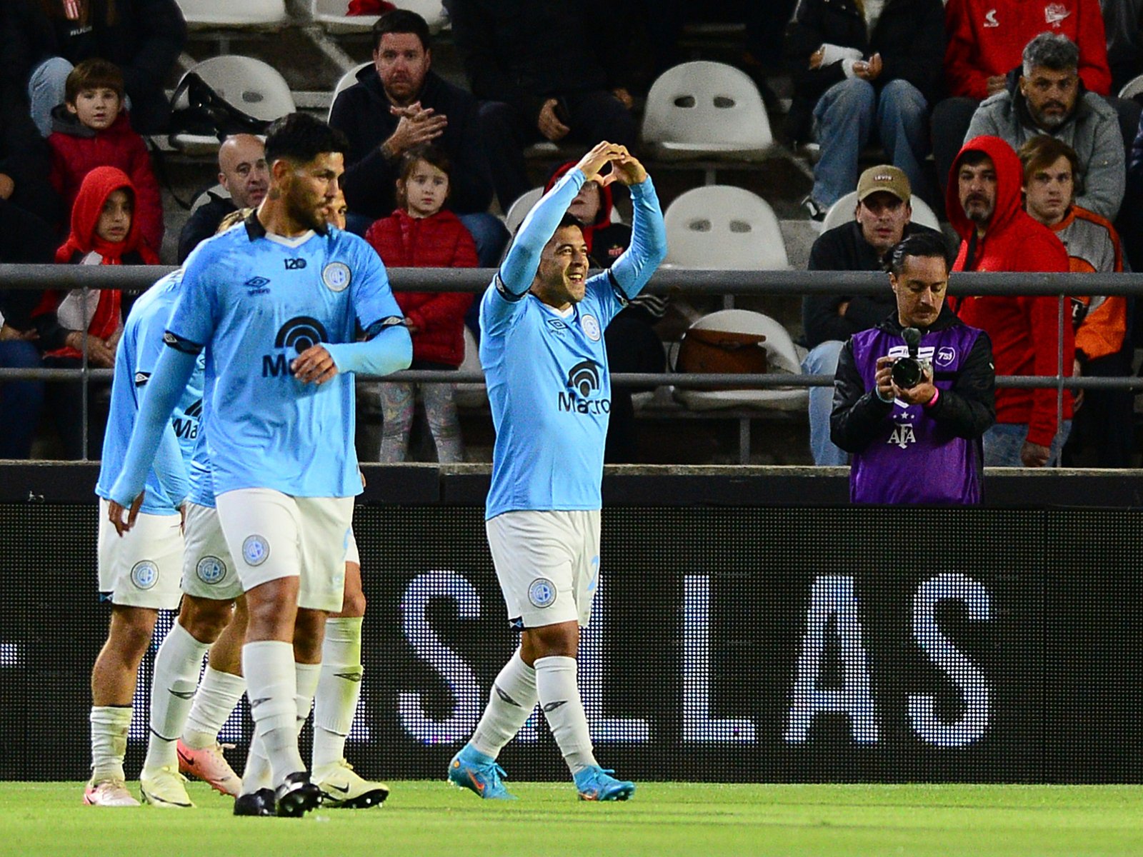 La batalla cordobesa en la Copa Argentina: un duelo que despierta pasiones Este viernes, el espectáculo futbolístico arg... Descubre más sobre torneo, sorpre...