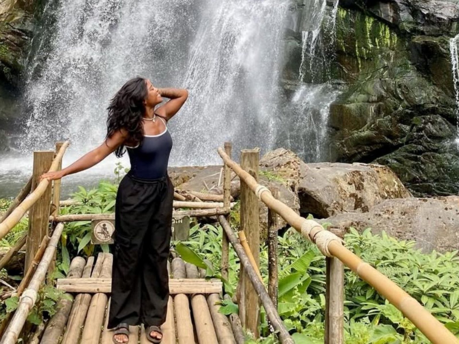 Una búsqueda dramática en las alturas de Lombok En un giro trágico de los acontecimientos, Juliana Marins, una joven tur... Descubre más sobre combinación, l...