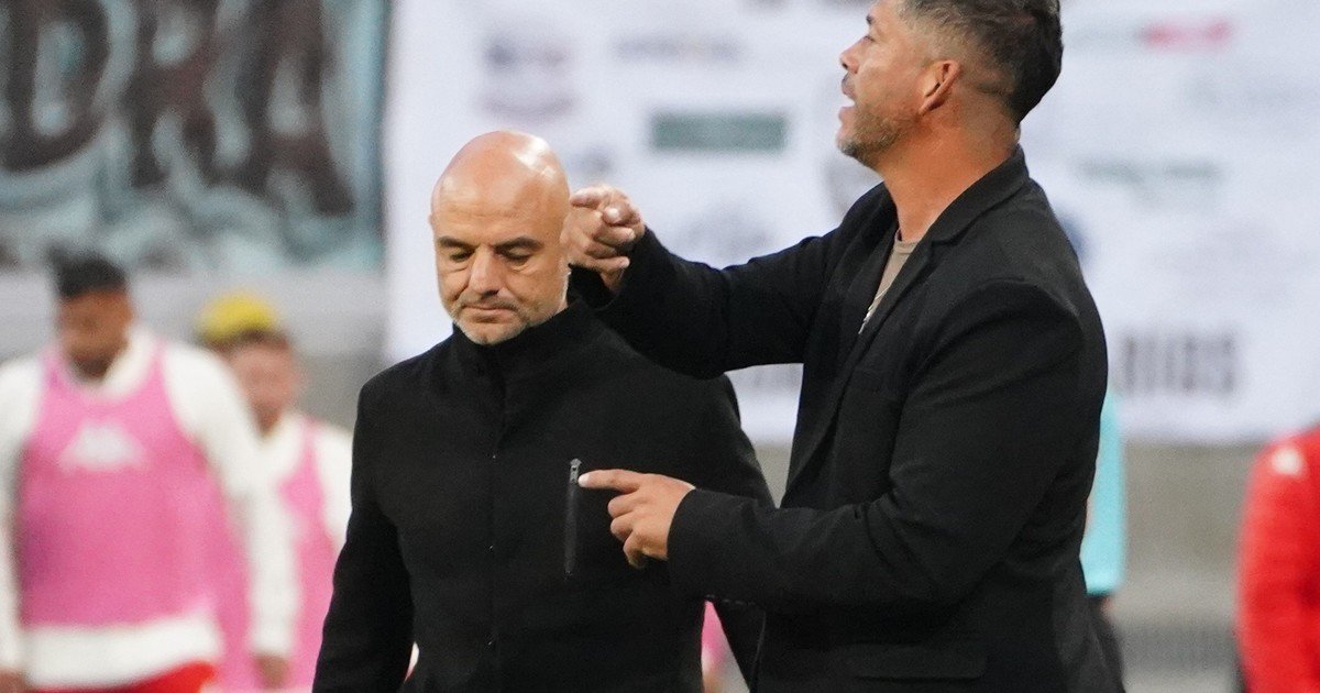 El éxodo de entrenadores en el fútbol argentino: un fenómeno preocupante El mundo del fútbol es un terreno fértil para l... Descubre más sobre serie, decisio...