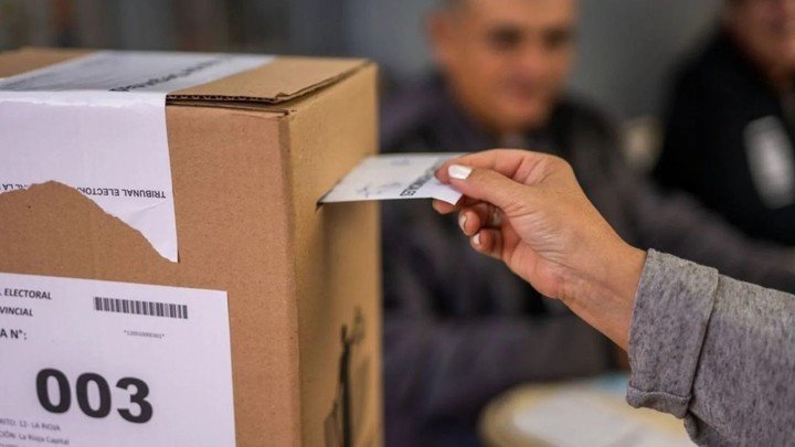 Las personas exceptuadas deben presentar su documentación en el Juzgado Electoral de Formosa o mediante el sistema habilitado en el sitio oficial del Tribunal Electoral de Formosa.