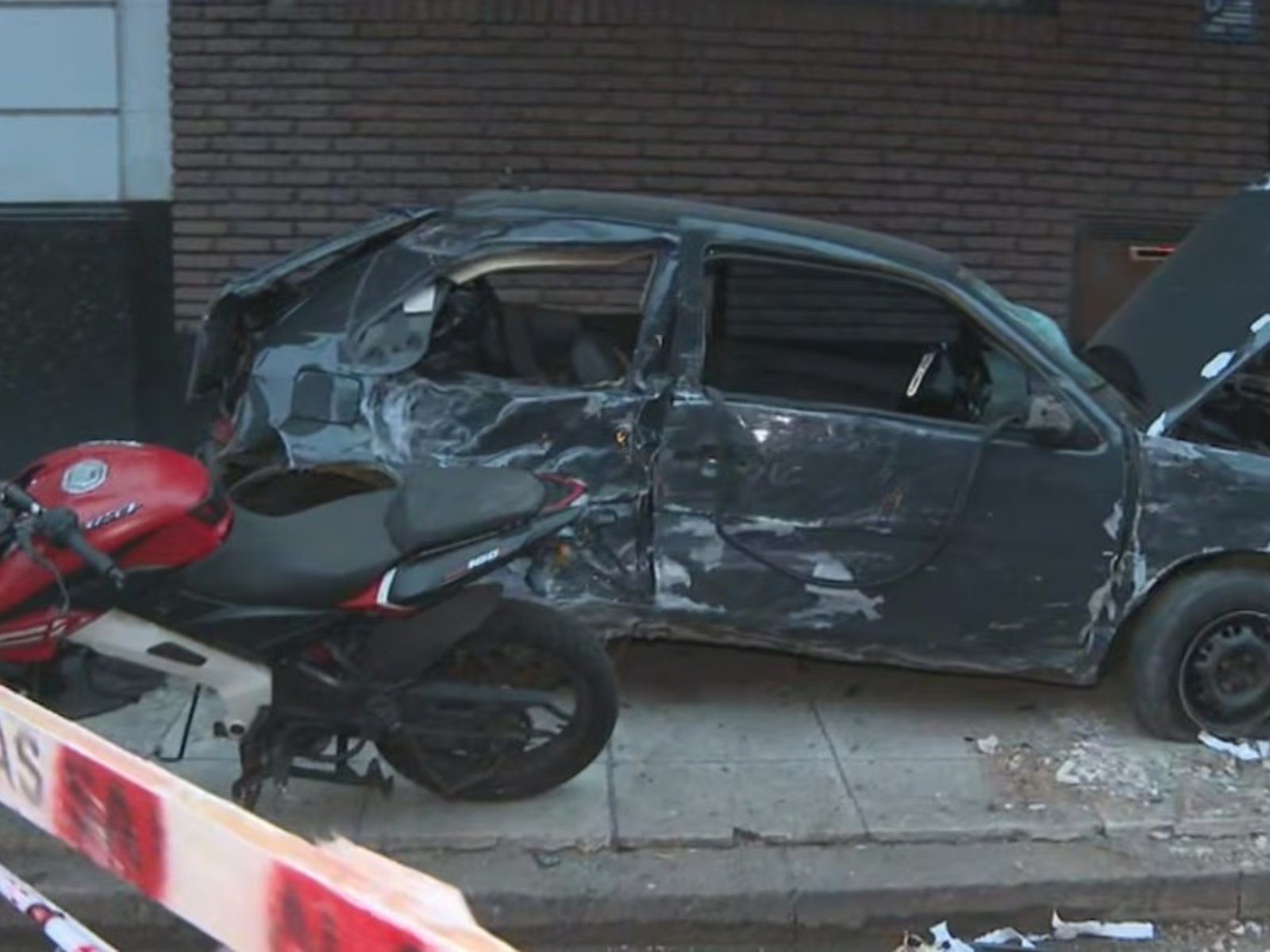 Un amanecer trágico en Flores: caos y oscuridad tras un accidente automovilístico Este domingo, un aparatoso accidente e... Descubre más sobre aparatoso, inf...