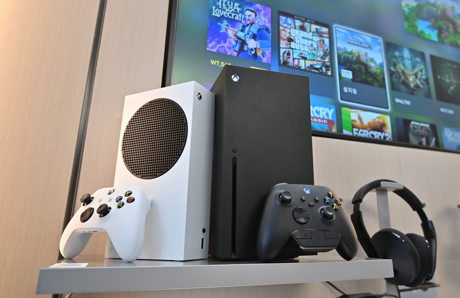 The latest Xbox kitchen kitsch is a Series X milk jug for Canadians