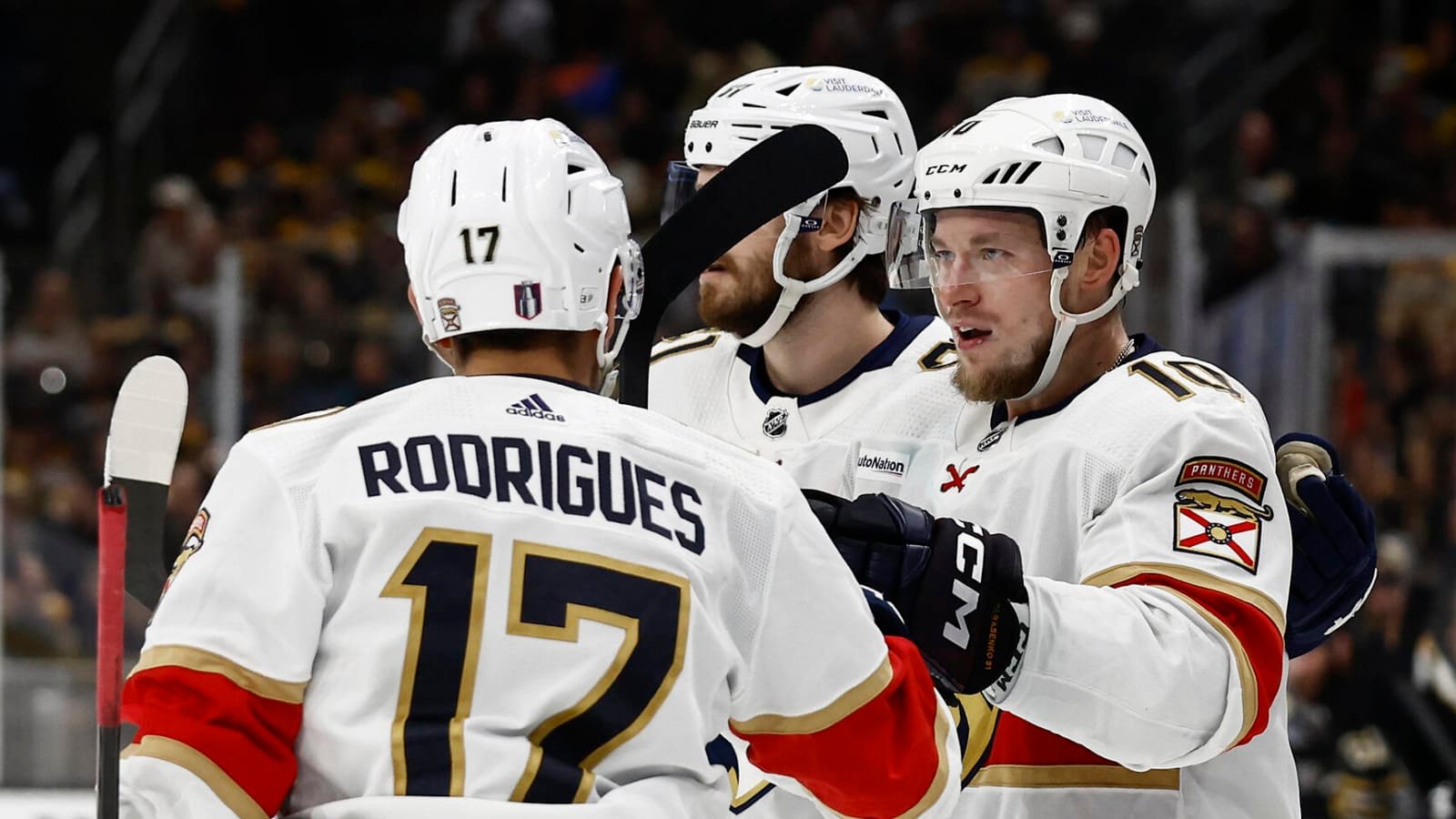 Panthers dominate in rout to seize 2-1 series lead
