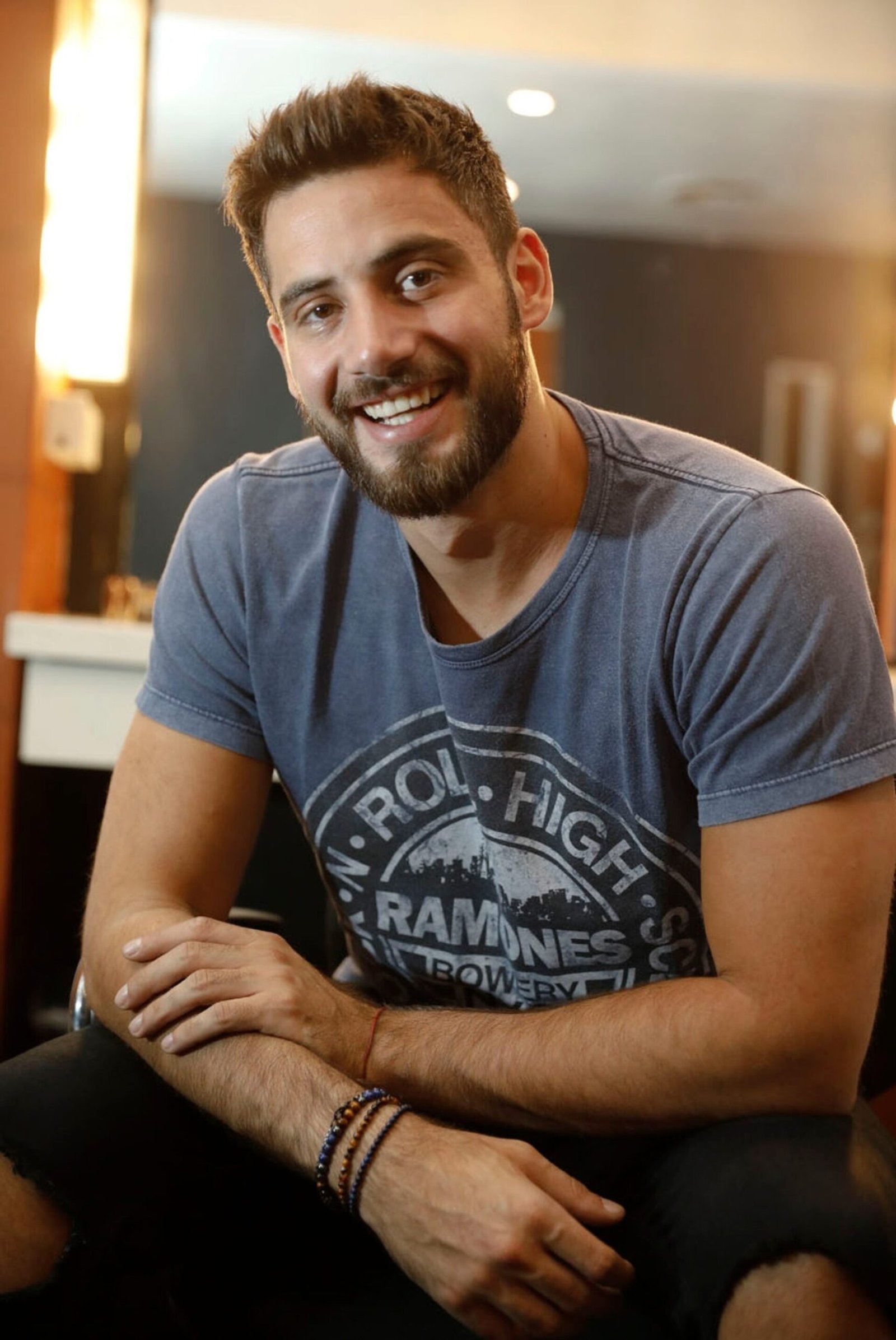 La historia de Nico Occhiato: soñaba con ser futbolista, trabajó de lo que no quiso, se metió en un reality, fundó un canal de streaming y ahora llega a La Voz Argentina